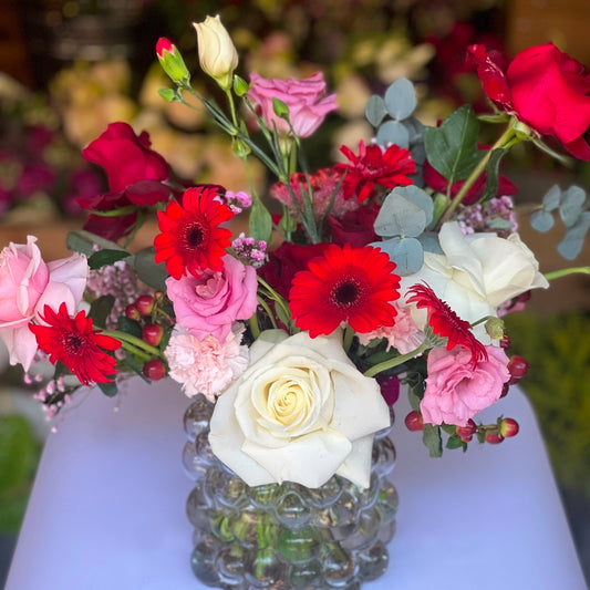 V3. Blossom Delight - Incl Vase.